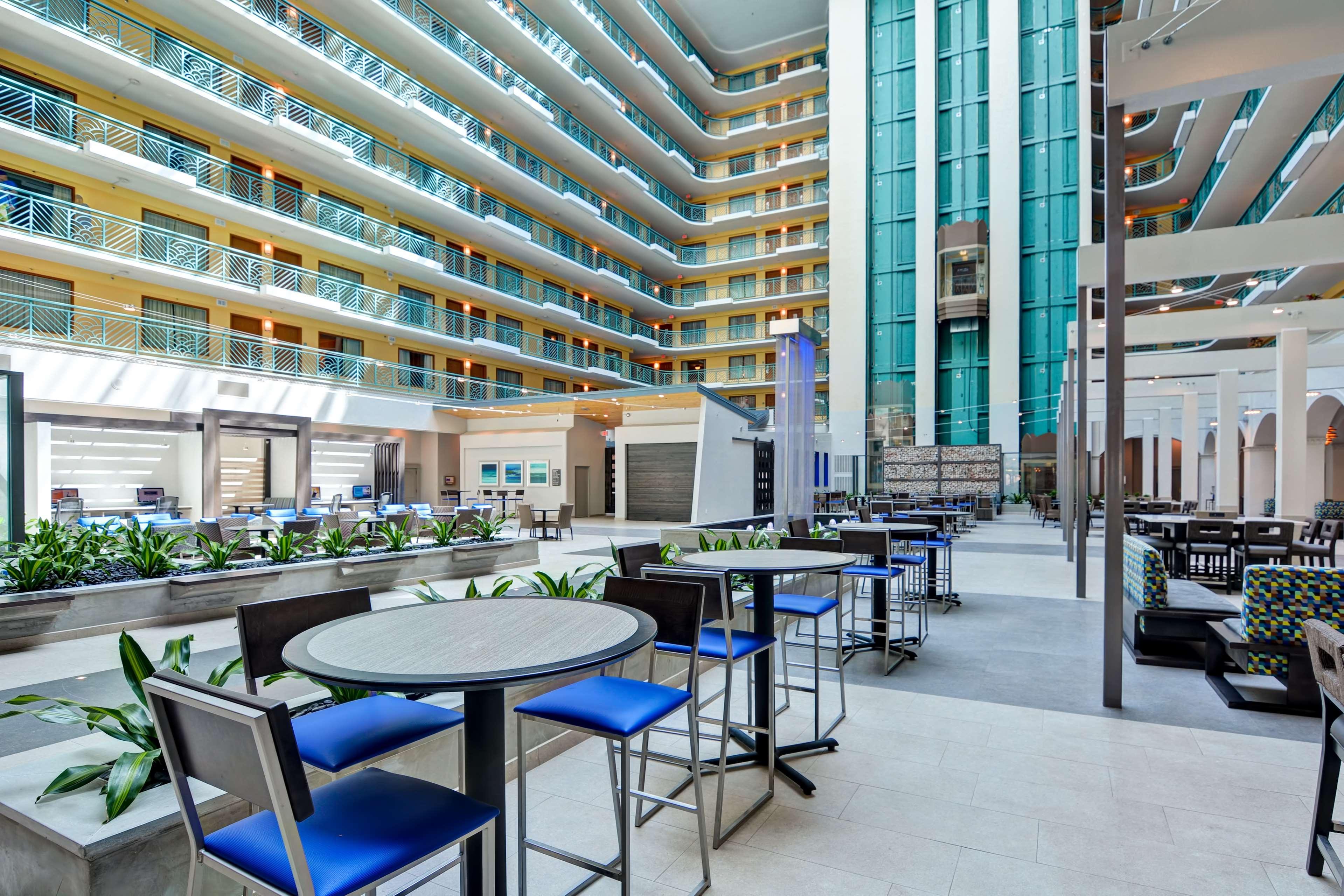 Embassy Suites By Hilton Miami International Airport Exterior photo
